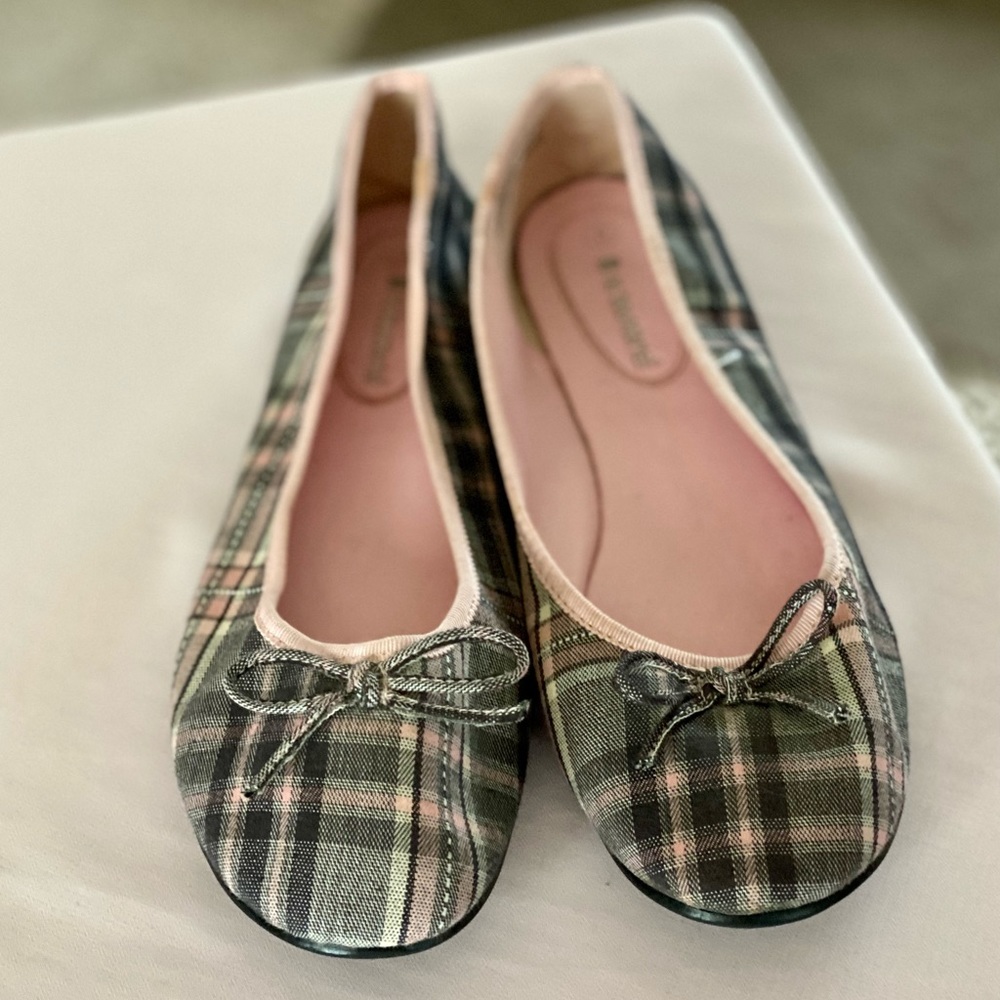 No Boundaries women’s size 8 Ballet Flats